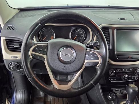 Used 2015 Jeep Cherokee Limited image 16