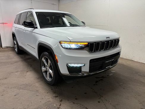 Used 2022 Jeep Grand Cherokee L Limited image 1