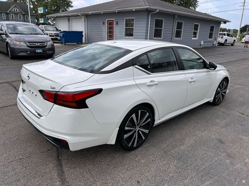 Used 2022 Nissan Altima 2.5 SR FWD image 7