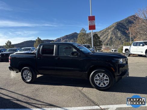 Used 2023 Nissan Frontier SV image 9