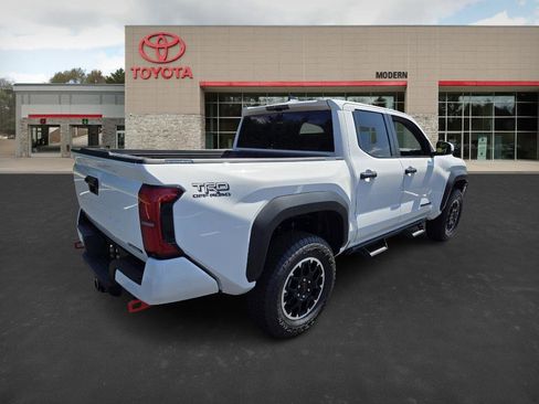 New 2025 Toyota Tacoma TRD Off-Road image 5