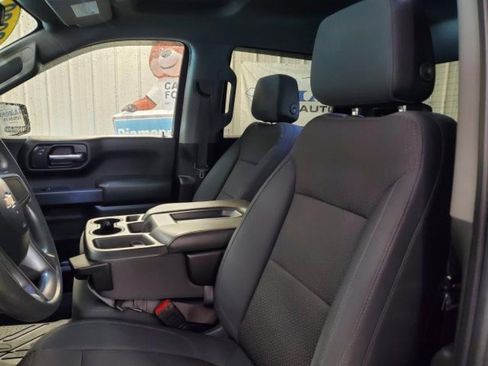 Used 2020 Chevrolet Silverado 1500 Custom w/ Custom Value Package image 11