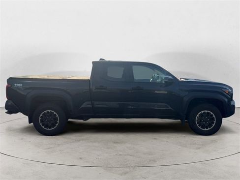 Used 2024 Toyota Tacoma TRD Off-Road image 5