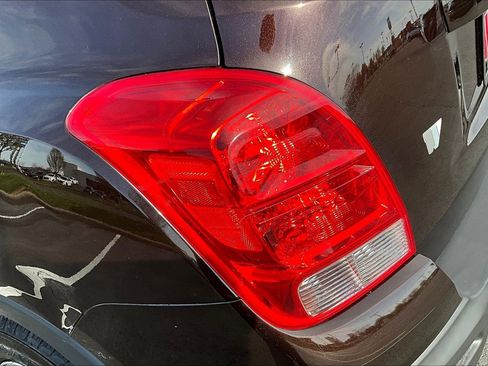 Used 2015 Chevrolet Trax LT w/ LT Sun and Sound Package image 22