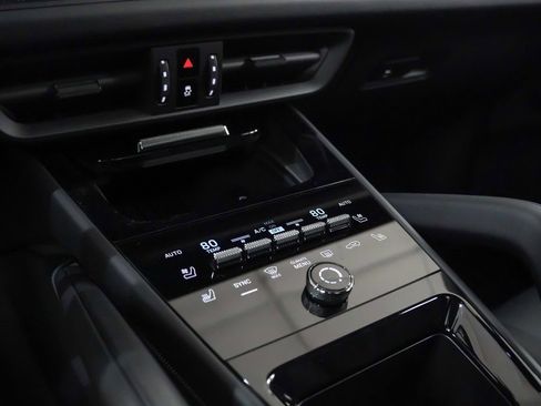 New 2026 Porsche Cayenne GTS image 32