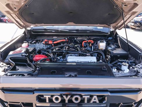 Certified 2025 Toyota Tacoma TRD Pro AWD/4WD image 28