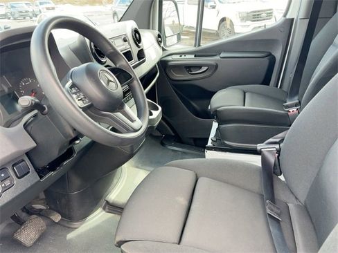 Used 2019 Mercedes-Benz Sprinter 170 image 12
