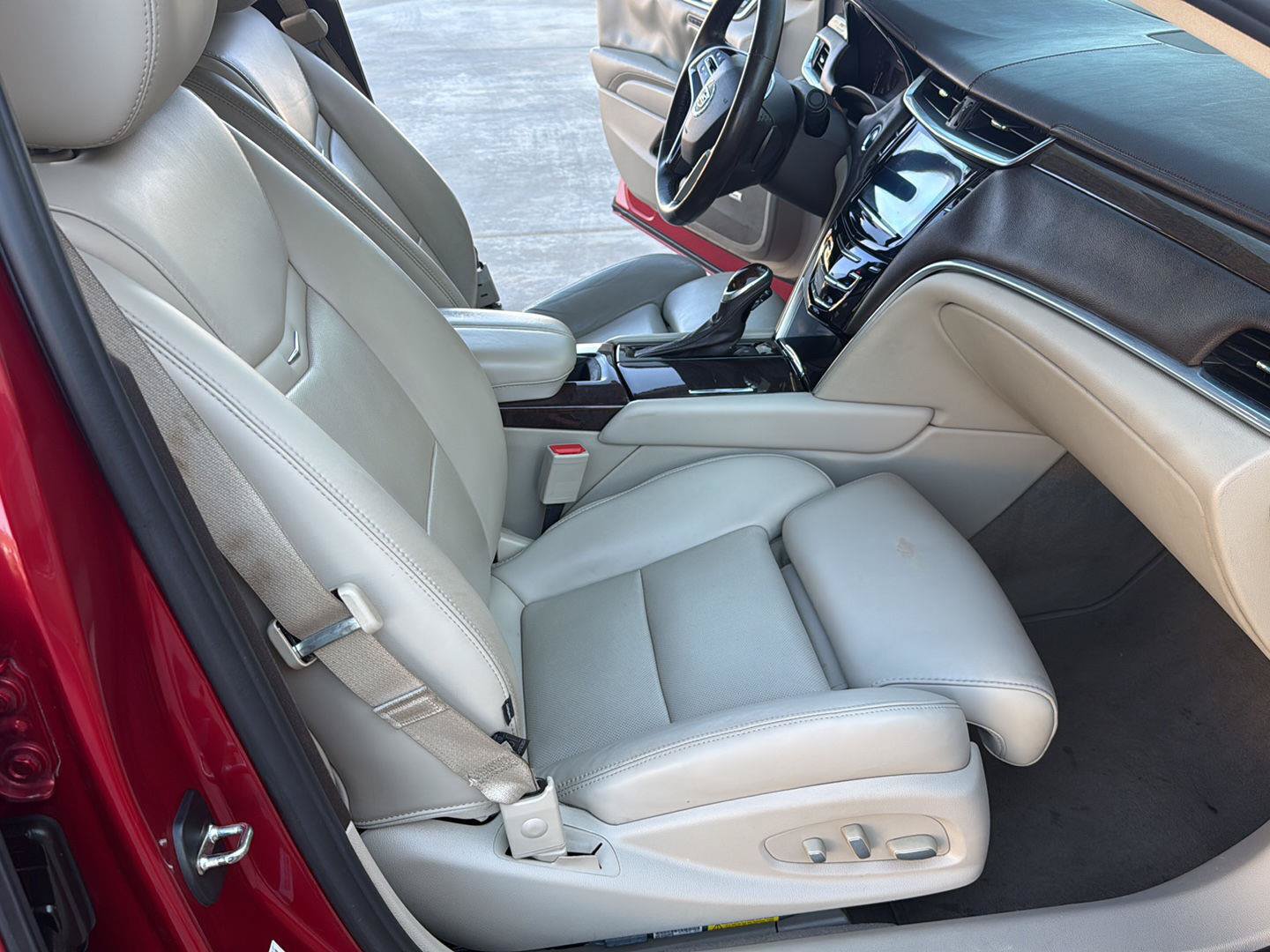 Used 2013 Cadillac XTS Luxury w/ Driver Awareness Package FWD image 23