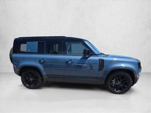 Used 2020 Land Rover Defender 110 HSE AWD/4WD image 4