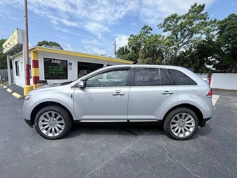 Used 2014 Lincoln MKX FWD w/ Equipment Group 102A image 3
