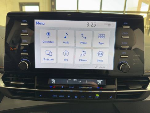 Certified 2023 Toyota Sienna XSE image 27