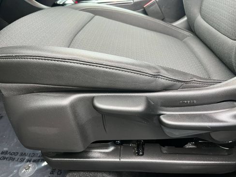 Used 2025 Buick Encore GX Preferred AWD/4WD image 22