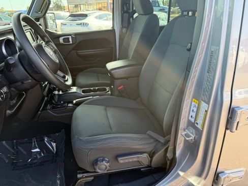 Used 2018 Jeep Wrangler Unlimited Sport AWD/4WD image 25