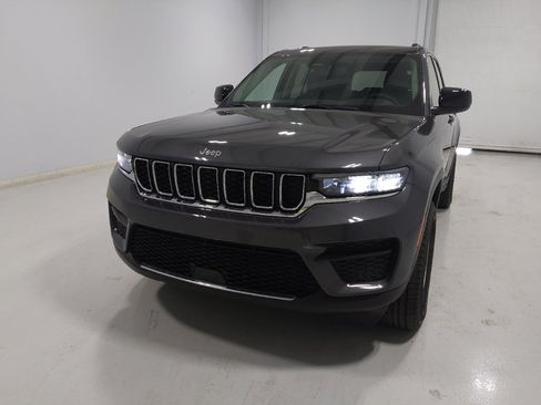 Used 2023 Jeep Grand Cherokee Laredo w/ Luxury Tech Group I AWD/4WD image 15