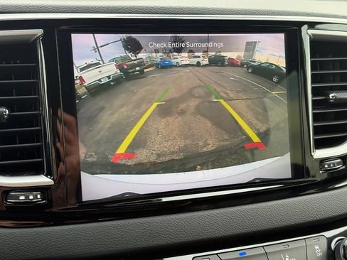 Used 2024 Chrysler Pacifica Touring-L FWD image 20