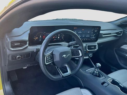 Used 2025 Ford Mustang GT Premium RWD image 9