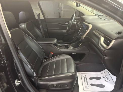 Used 2023 GMC Acadia Denali w/ Denali Ultimate Package FWD image 16