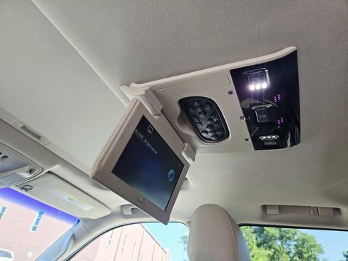 Used 2020 Cadillac Escalade Luxury w/ LPO, Radiant Package AWD/4WD image 14