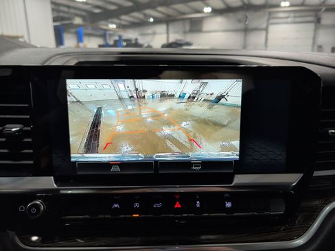 Used 2024 GMC Sierra 1500 Elevation image 12