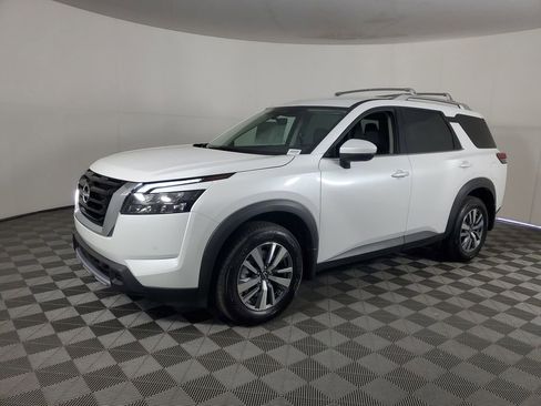 New 2025 Nissan Pathfinder SL image 8