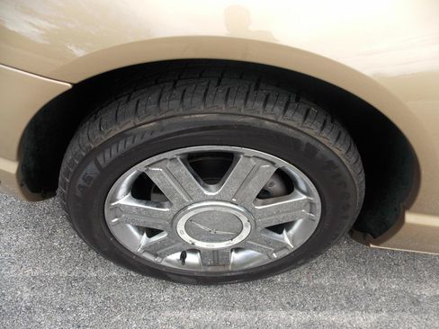 Used 2005 Ford Thunderbird RWD image 19