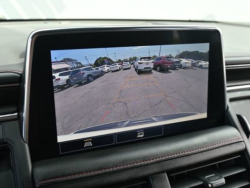 Used 2021 Chevrolet Suburban RST RWD image 11