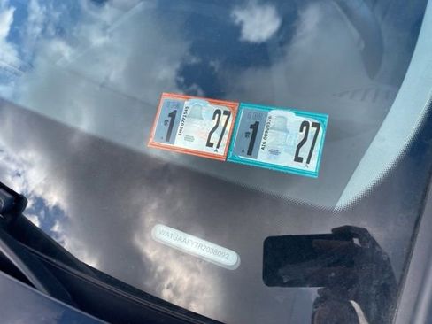 Used 2024 Audi Q5 2.0T Premium w/ Convenience Package image 3