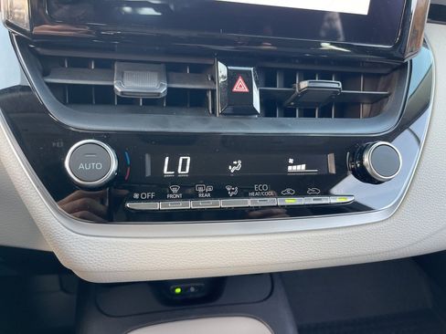 Used 2025 Toyota Corolla LE image 16