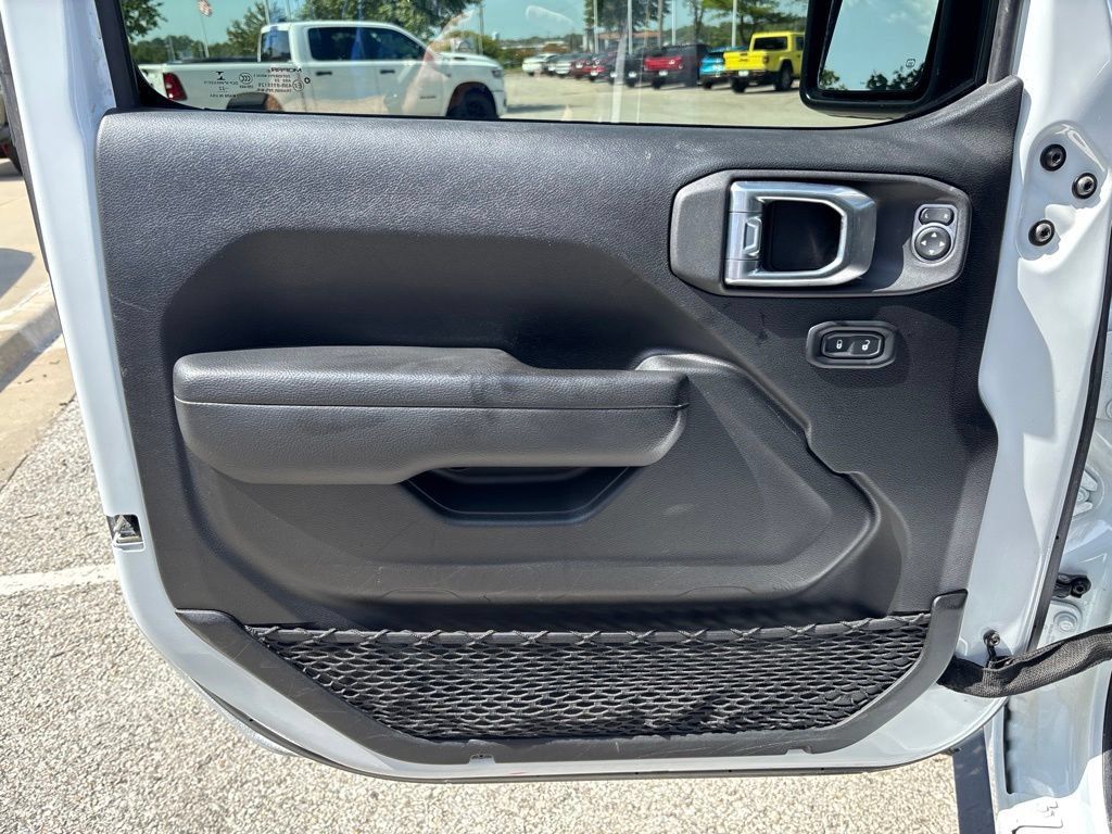 Used 2022 Jeep Wrangler Unlimited Sport AWD/4WD image 31