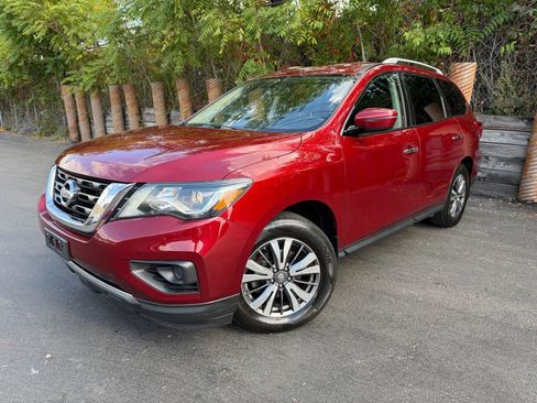 Used 2018 Nissan Pathfinder S image 5