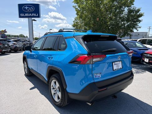 Used 2021 Toyota RAV4 XLE w/ Convenience Package AWD/4WD image 11