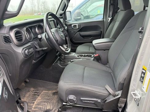 Used 2021 Jeep Gladiator Sport AWD/4WD image 4