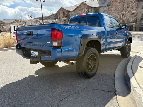 Used 2018 Toyota Tacoma TRD Sport w/ TRD Premium Sport Package image 11