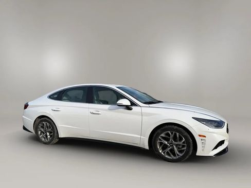 Used 2023 Hyundai Sonata SEL image 2