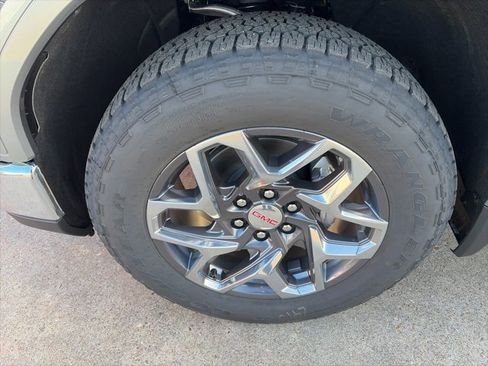 New 2026 GMC Sierra 1500 SLT w/ SLT Premium Plus Package image 10