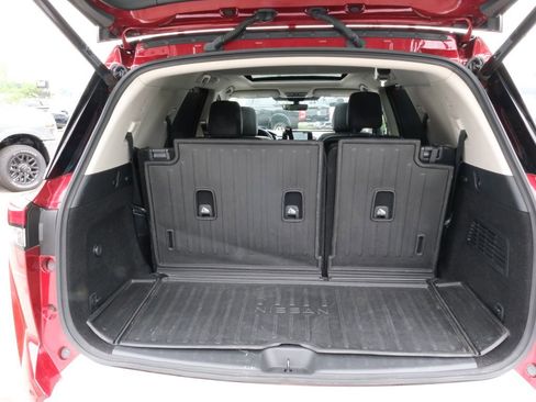 Used 2025 Nissan Pathfinder Platinum AWD/4WD image 40