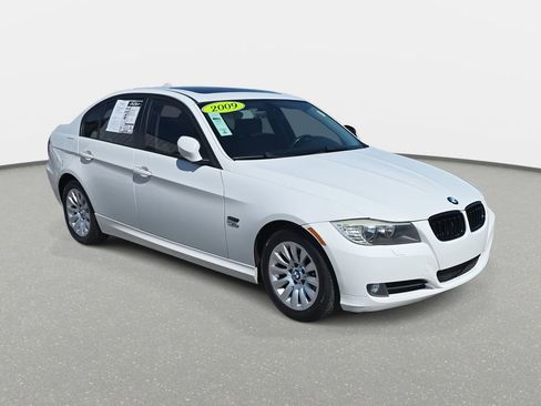 Used 2009 BMW 328i xDrive Sedan image 3