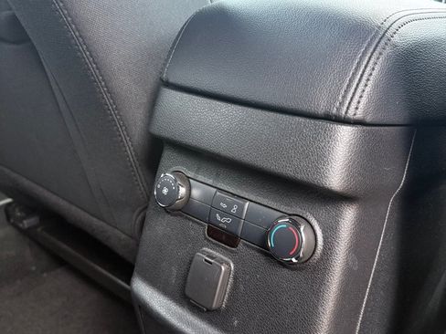 Used 2017 Ford Explorer XLT w/ Equipment Group 201A AWD/4WD image 15