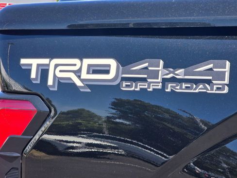 Used 2024 Toyota Tundra Platinum w/ TRD Off-Road Package AWD/4WD image 33