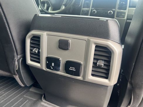 Used 2019 Ford F250 Lariat w/ Lariat Ultimate Package AWD/4WD image 16