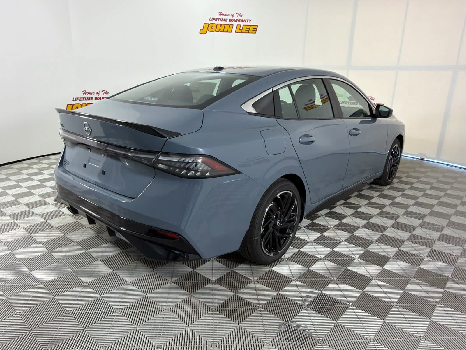 New 2027 Nissan Sentra SR w/ Floor Mat Package FWD image 6