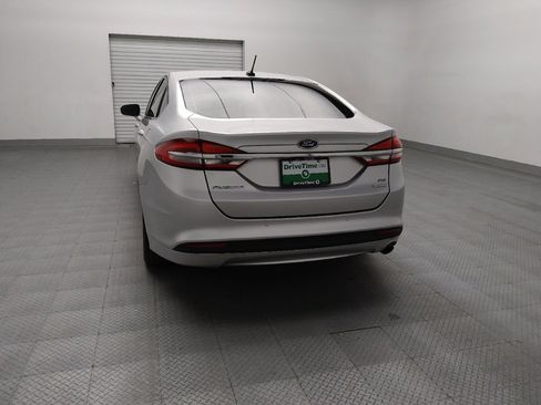 Used 2018 Ford Fusion SE image 6