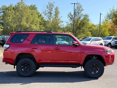 Used 2021 Toyota 4Runner TRD Off-Road Premium w/ Moonroof Package AWD/4WD image 6