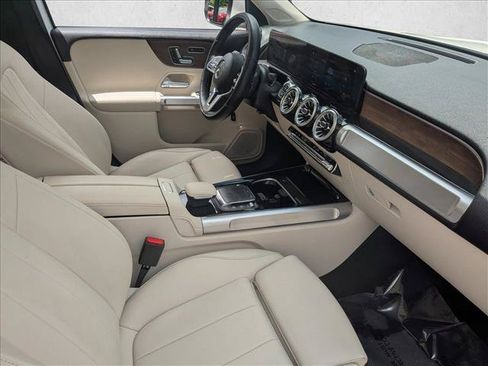 Used 2023 Mercedes-Benz GLB 250 4MATIC image 24