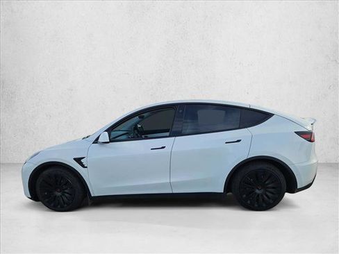 Used 2022 Tesla Model Y Performance image 8