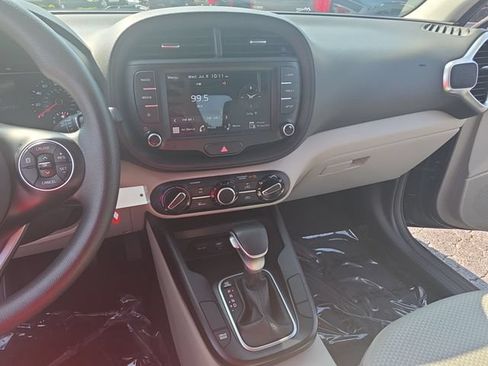 Used 2022 Kia Soul LX w/ Technology Package FWD image 21