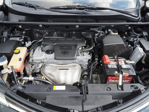 Used 2018 Toyota RAV4 LE image 11