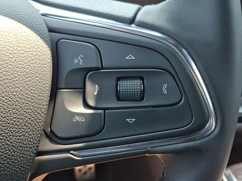 Used 2025 Buick Envista Sport Touring w/ Convenience I Package FWD image 21