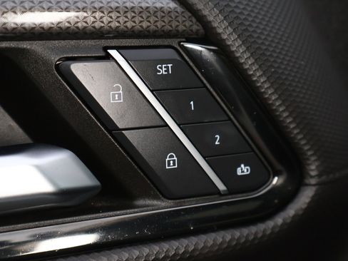 Used 2023 Chevrolet Silverado 1500 ZR2 w/ Technology Package image 9