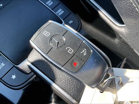 Used 2024 Mercedes-Benz GLE 450 4MATIC w/ AMG Line Exterior image 14